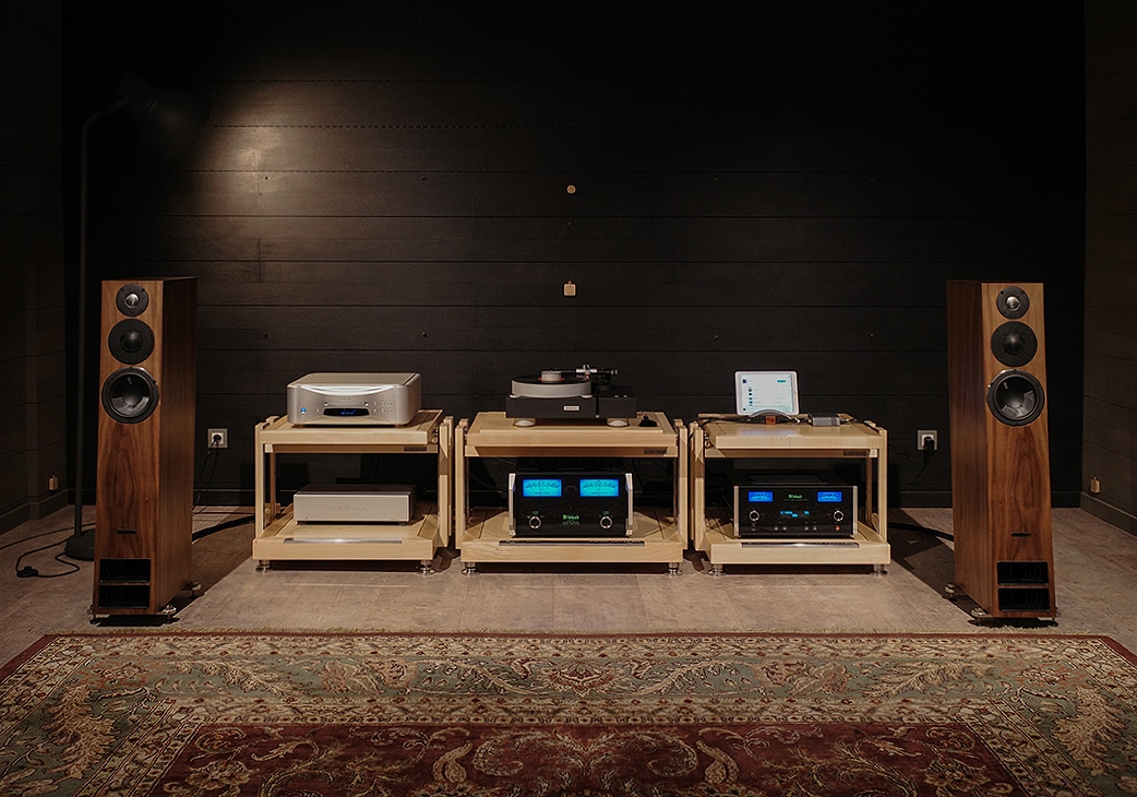 Showroom_PMC_McIntosh